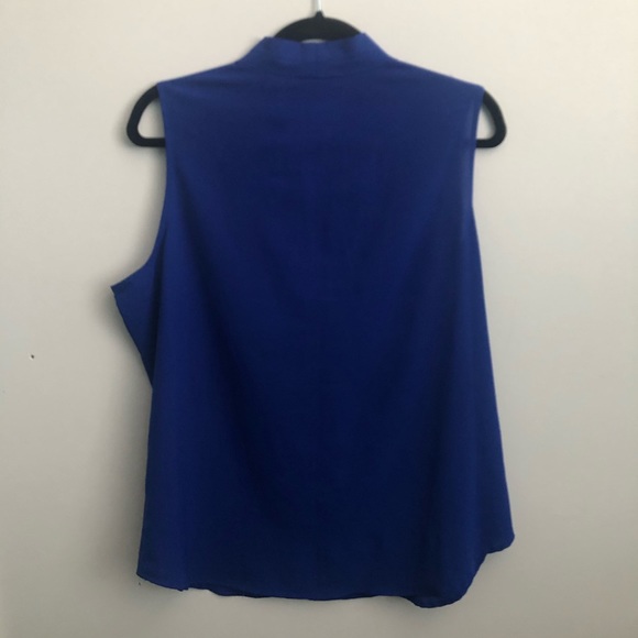 😊 3/$40 Dex Vibrant Blue Solid Blouse - Picture 5 of 5